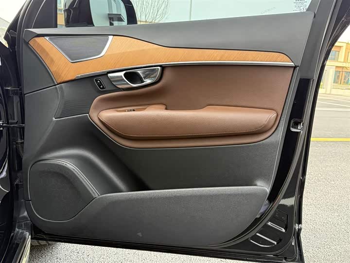 Volvo XC90 2021 B 6 7 — фото 25