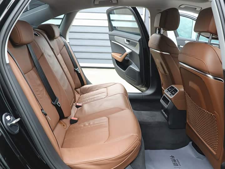 Audi A6L 2021 40 TFSI — фото 24