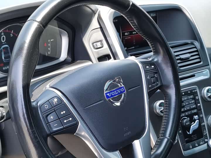 Volvo XC60 2015 T 5 AWD — фото 5
