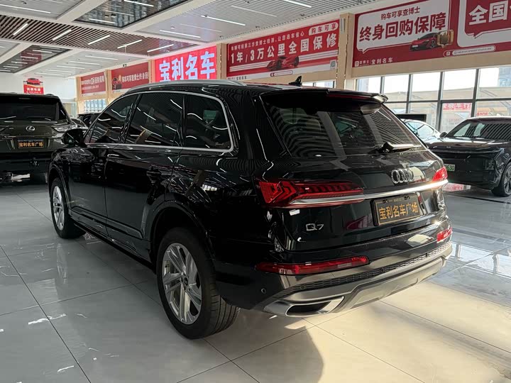 Audi Q7 2023 45 TFSI quattro S line Sport — фото 6