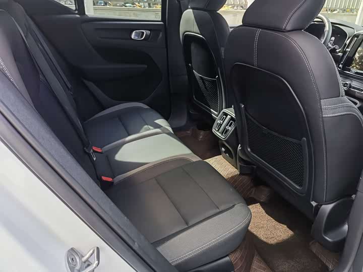 Volvo XC40 2024 B 3 — фото 16