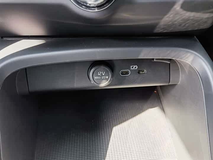 Volvo XC40 2024 B 3 — фото 13