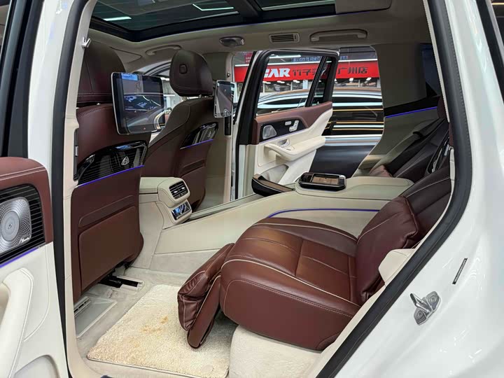 Maybach GLS 2021 GLS 600 4 MATIC — фото 9
