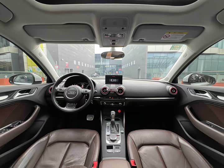 Audi A3 2015 Sportback 40 TFSI ATComfort — фото 7
