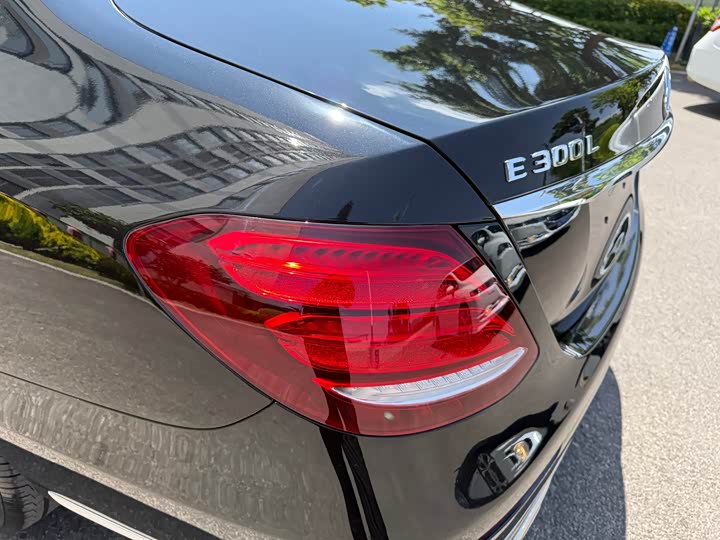 Mercedes-Benz E-Class 2020 E 300 L — фото 38