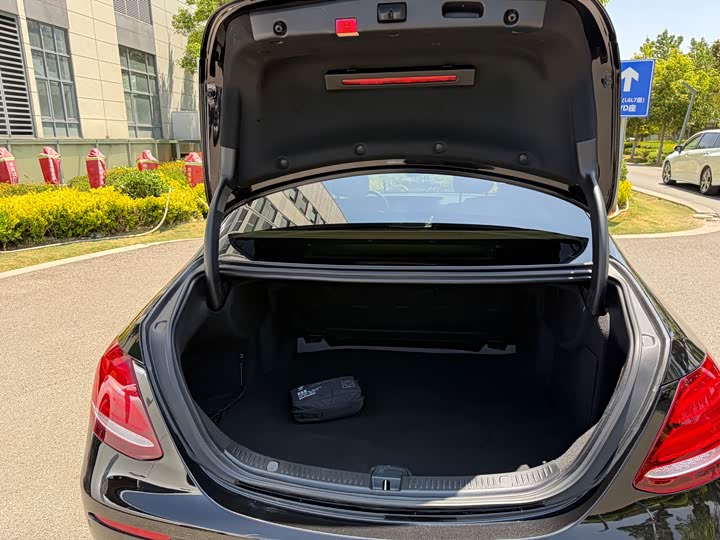 Mercedes-Benz E-Class 2020 E 300 L — фото 40