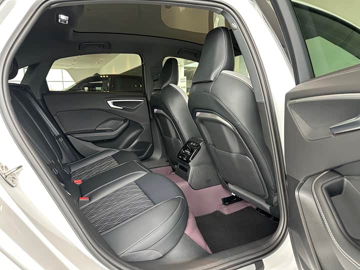 Audi A5L 2026 2.0 T Plus — фото 9