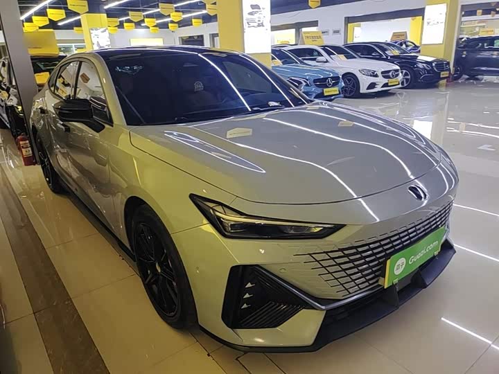 Changan UNI-V 2022 1.5 T — фото 4