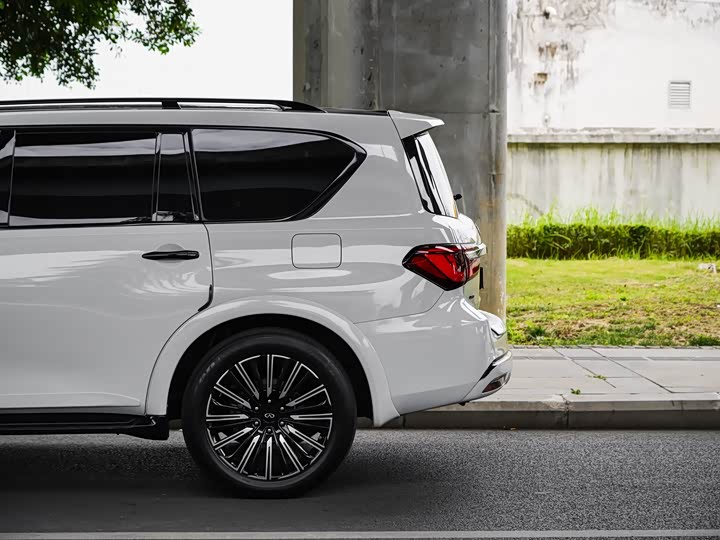 Infiniti QX 80 2016 5.6 L 4 WD — фото 19
