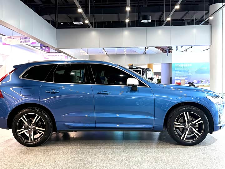 Volvo XC60 2018 T 5 4 WD — фото 7