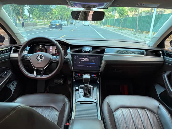 Volkswagen Phideon — фото 5