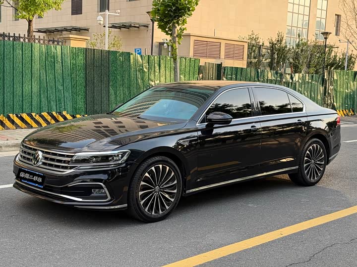 Volkswagen Phideon — фото 1
