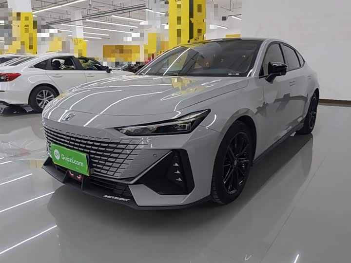 Changan UNI-V 2022 1.5 T Premium — фото 1