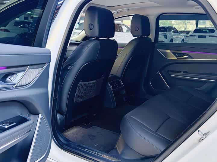 Jaguar XFL 2023 XFL 2.0 T P 200 2 WD — фото 14