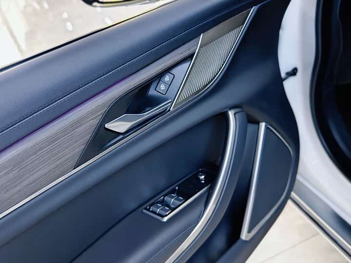 Jaguar XFL 2023 XFL 2.0 T P 200 2 WD — фото 7