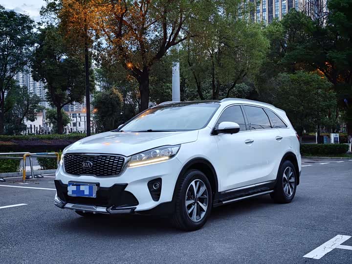 Kia Sorento — фото 1