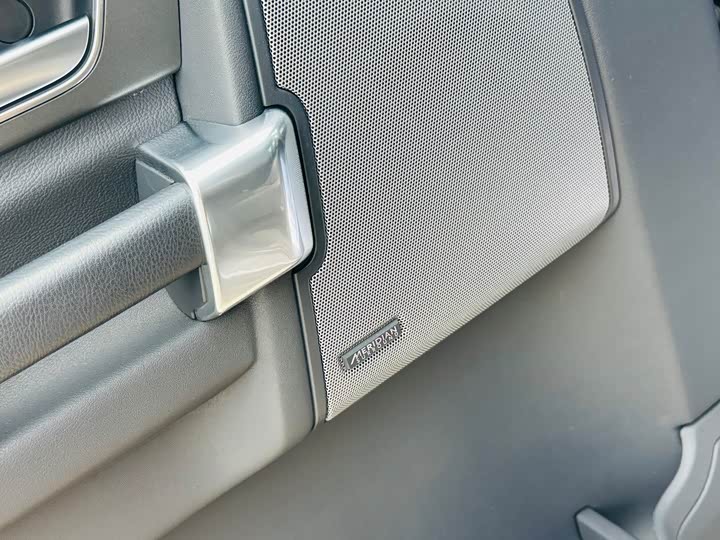 Land Rover Discovery — фото 10