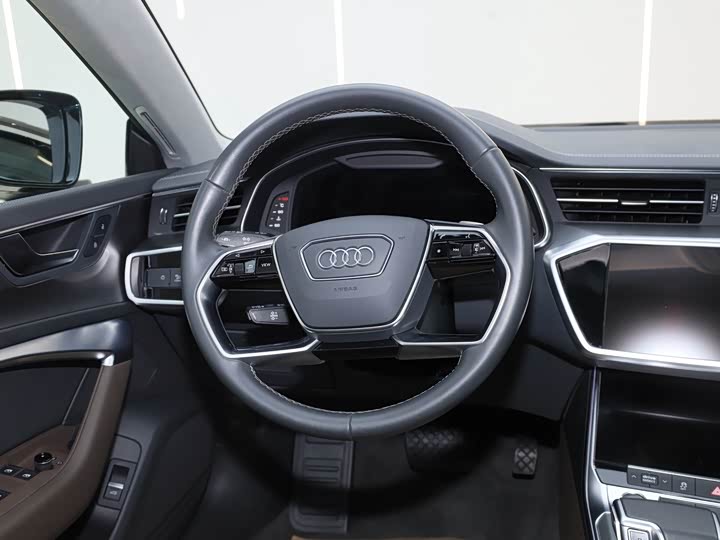 Audi A7L 2024 45 TFSI S-line — фото 10