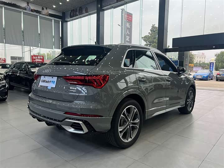 Audi Q3 2024 40 TFSI — фото 3