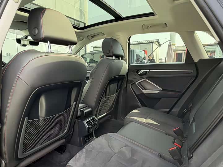 Audi Q3 2023 40 TFSI RS — фото 5