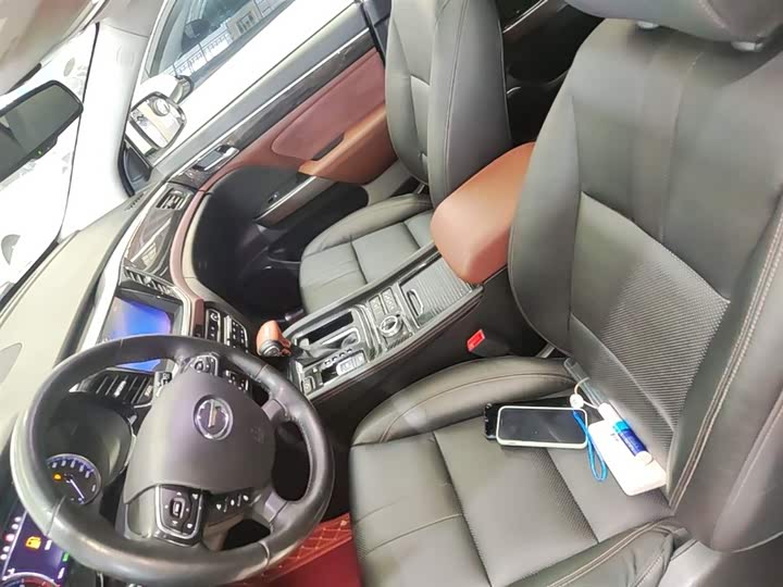 Trumpchi GS8 2017 320 T 4 WD ( ) — фото 15