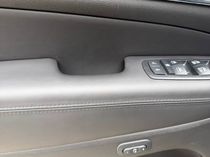 Jeep Grand Cherokee — фото 23