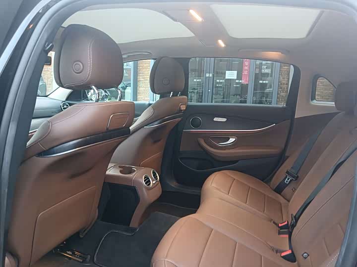 Mercedes-Benz E-Class 2020 E 300 L — фото 17