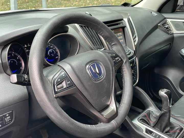 Changan CS75 2014 2.0 L MTLuxury V — фото 13