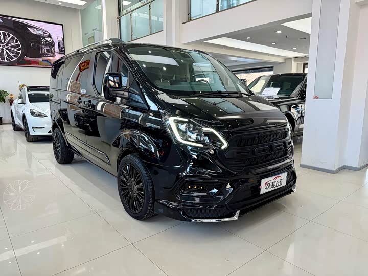 Ford Tourneo — фото 3
