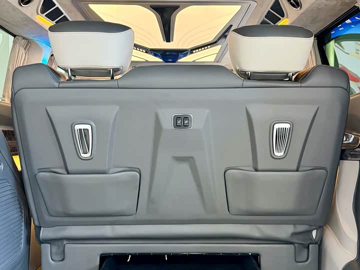 Ford Tourneo — фото 14