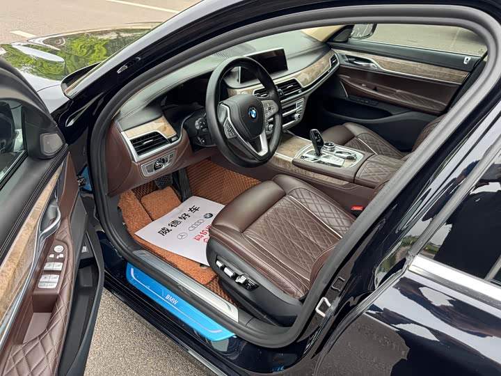 BMW 7-Series 2019 740 Li Leading — фото 9