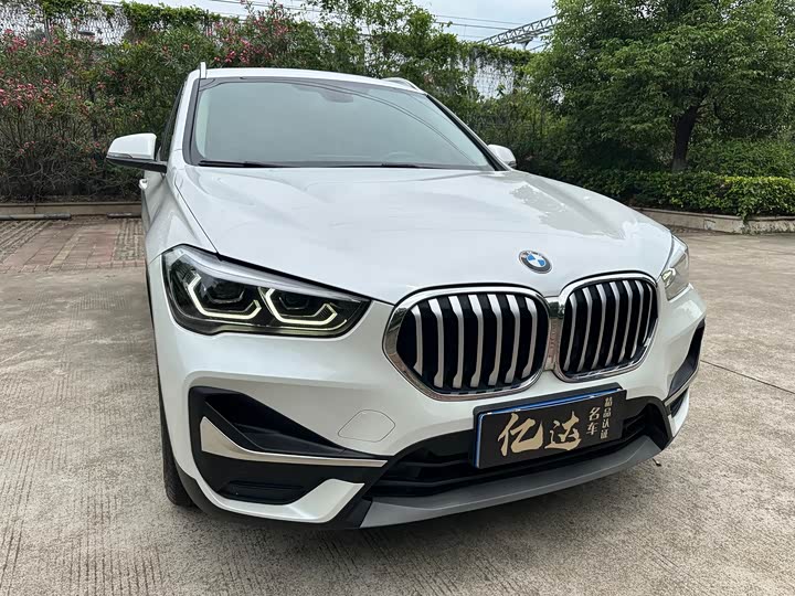 BMW X1 2021 s Drive 20 Li — фото 9