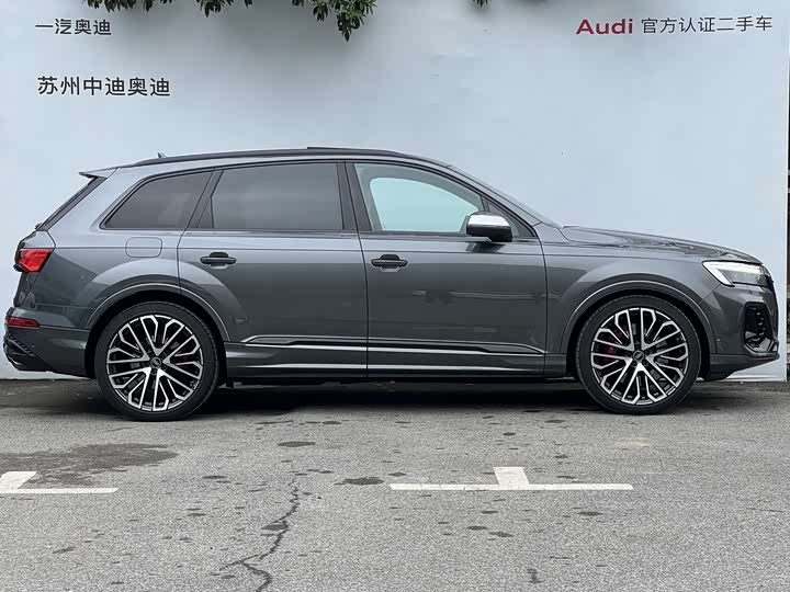 Audi SQ7 2024 4.0 TFSI — фото 3