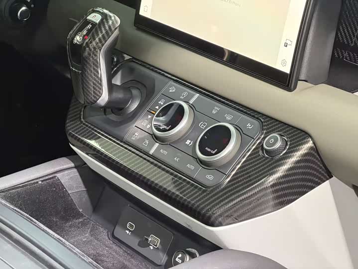 Land Rover Defender — фото 10