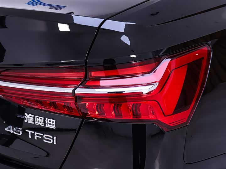 Audi A6L 2021 45 TFSI — фото 9
