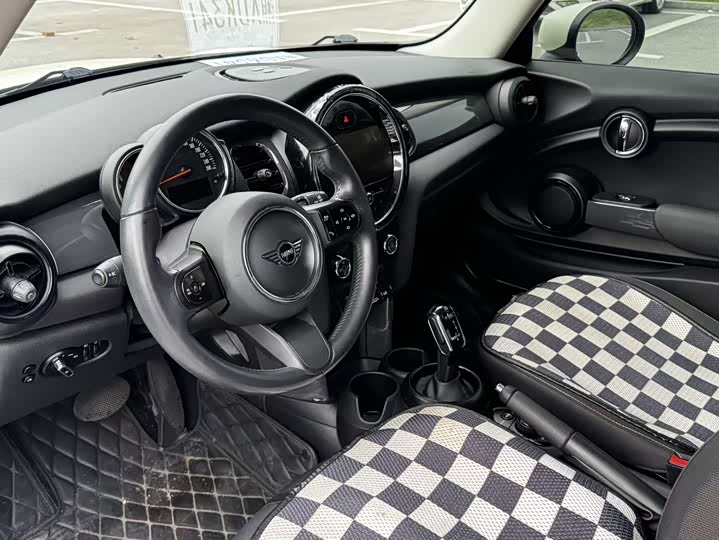 MINI Hatch — фото 9