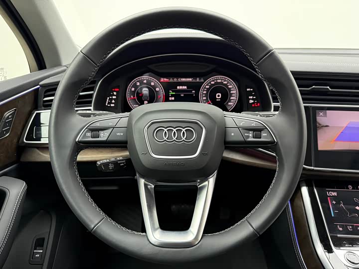 Audi Q 7 2025 45 TFSI quattro S line — фото 10