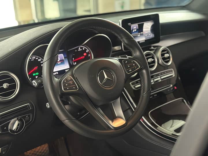 Mercedes-Benz GLC 260 4MATIC динамик — фото 8