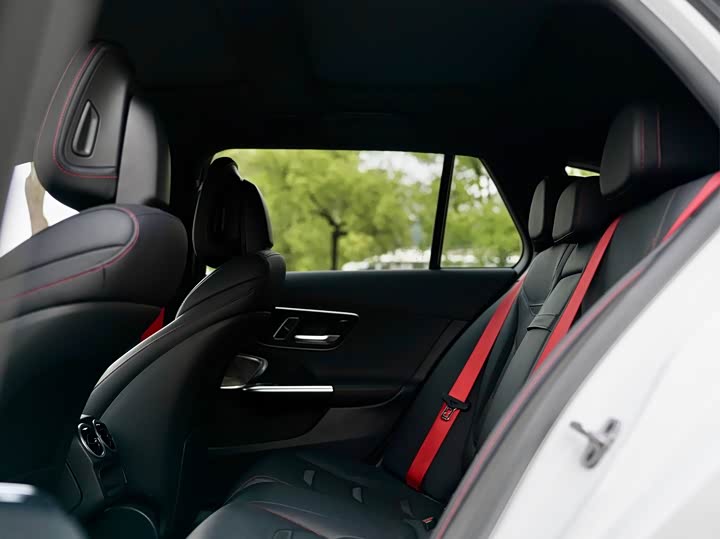 Mercedes-Benz C-Class 2024 AMG C 43 4 MATIC — фото 12