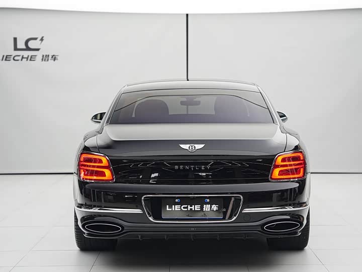 Bentley Flying Spur — фото 19