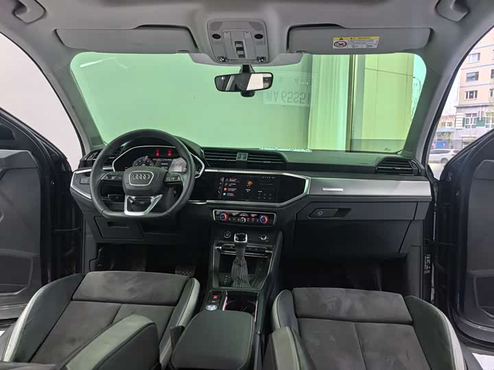 Audi Q3 2023 35 TFSI (1.4 T) — фото 14