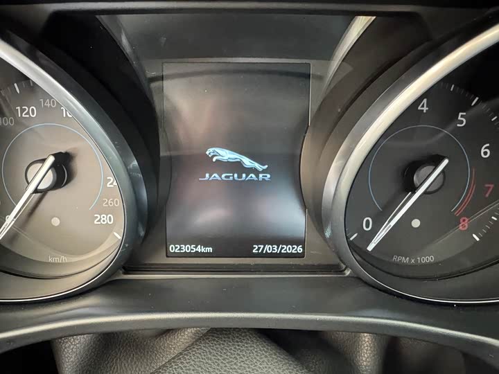 Jaguar XEL 2018 2.0 T 200 PS — фото 6