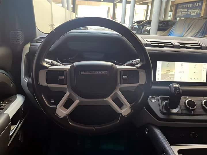 Land Rover Defender — фото 12
