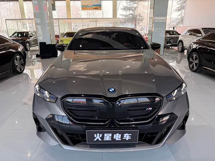 BMW i5 M60 2024 x Drive M 60 — фото 2