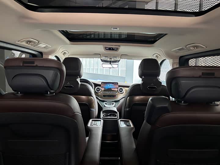 Mercedes-Benz V-Class 2022 V 260 L — фото 17