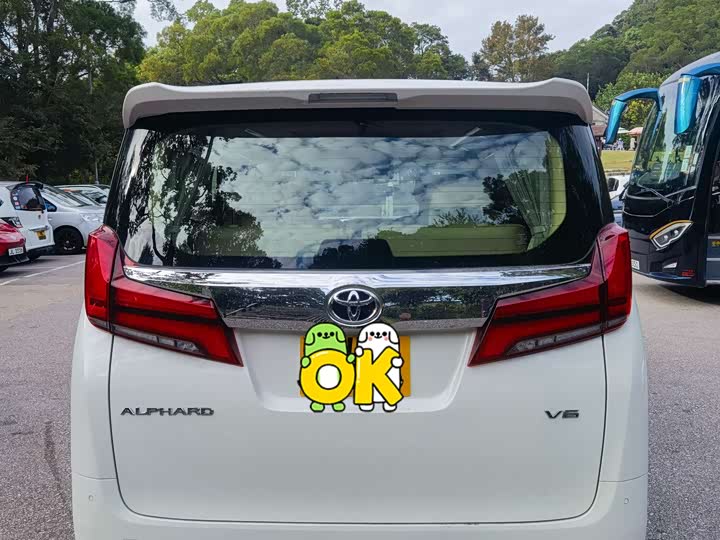 Toyota Alphard — фото 3