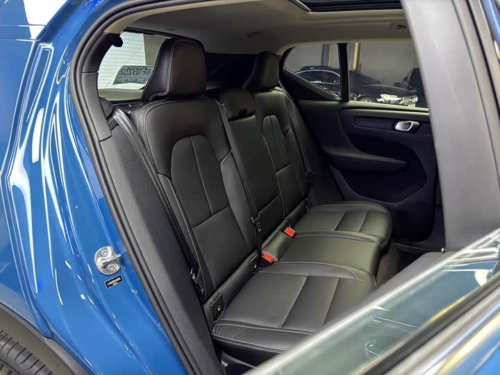 Volvo XC40 2023 B 4 WD — фото 19