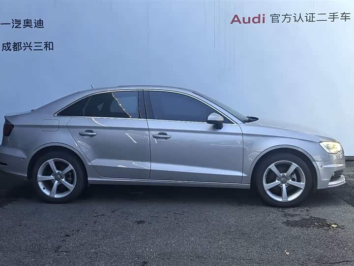 Audi A3 2014 Limousine 35 TFSI ATLuxury — фото 3