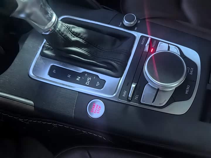 Audi A3 2014 Limousine 35 TFSI ATLuxury — фото 7