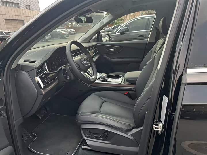 Audi Q7 2025 55 TFSI quattro S line Sport — фото 14